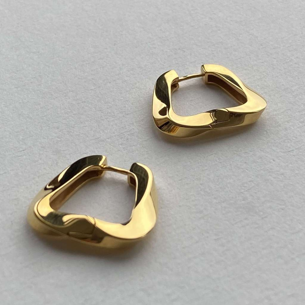Серебряные серьги-хулахупы треугольной формы в покрытии золотом (CREMA)
