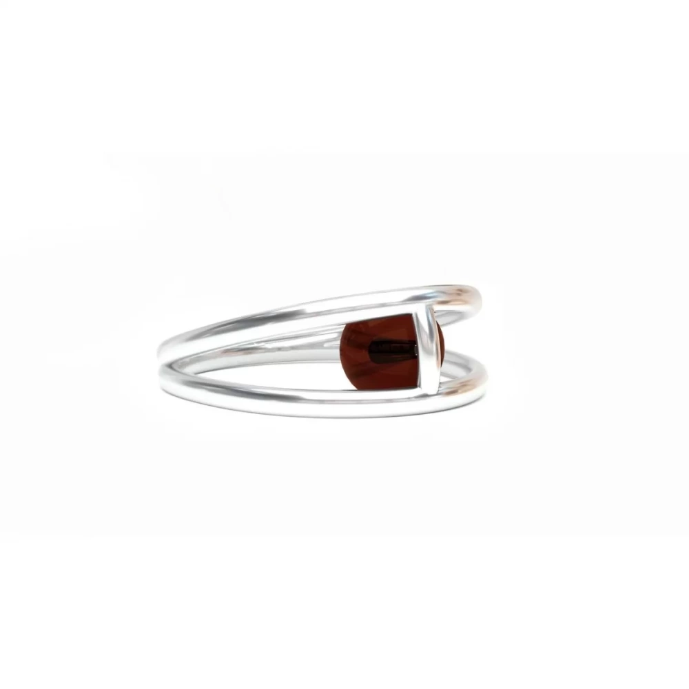 Серебряное кольцо с янтарным шариком