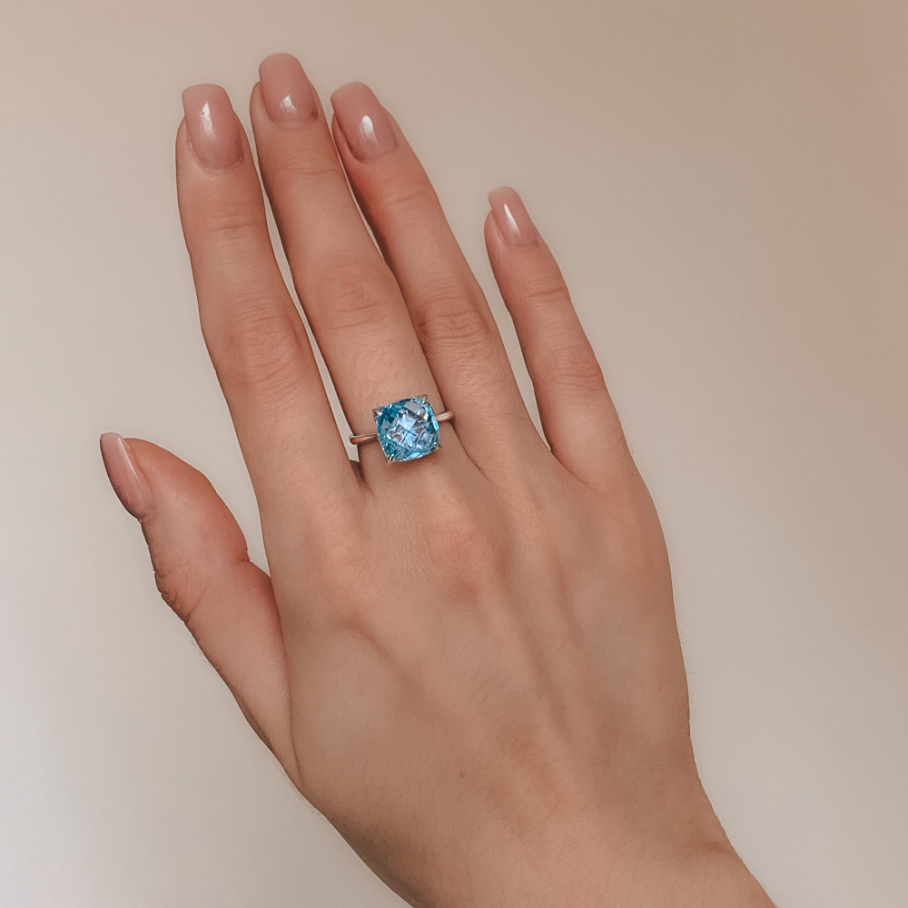 Серебряное кольцо Амстердам с голубым топазом