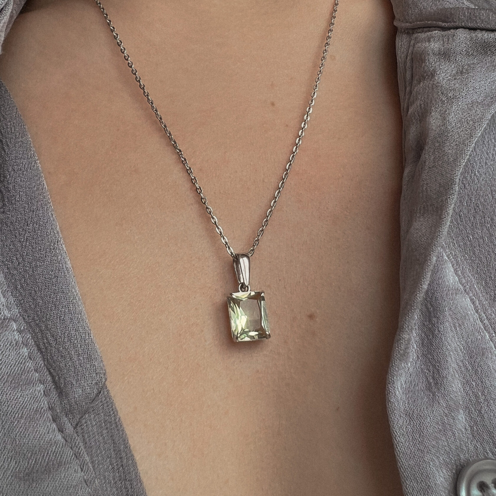 Серебряное колье Лондон с зелёным аметистом