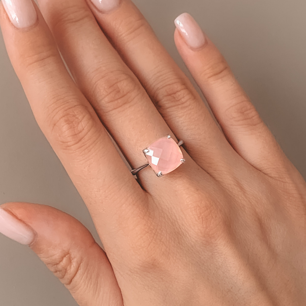 Серебряное кольцо Амстердам с розовым халцедоном 